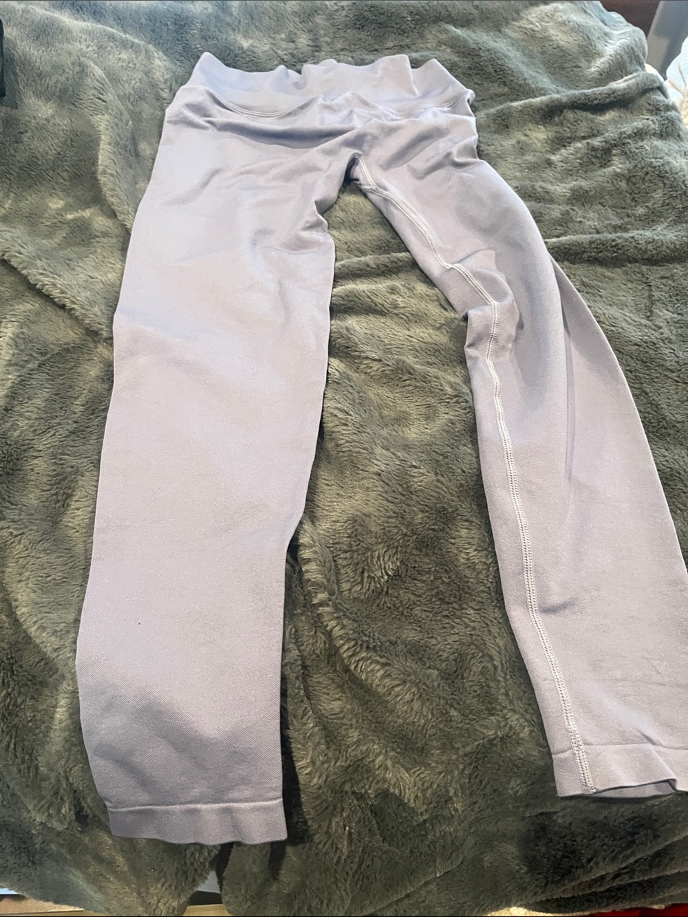 Woman’s lilac workout pants